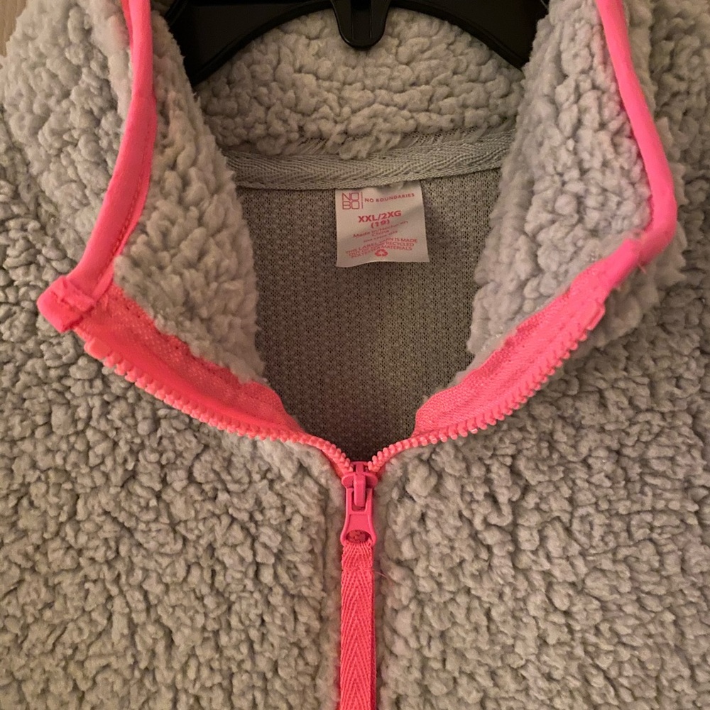 Fuzzy half-zip pullover - Picture 2 of 3